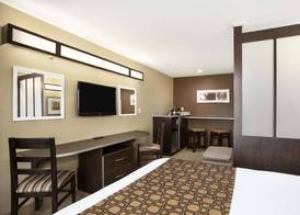 Microtel Inn & Suites by Wyndham Cambridge 4