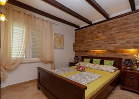 Apartments Vida with garden 5