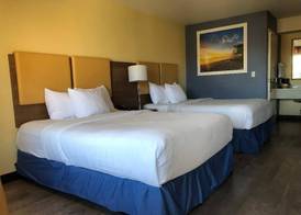 Days Inn by Wyndham Hayward Airport 5