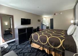 Super 8 by Wyndham Kinder/Coushatta near Casino 5