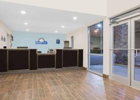 Fairbridge Inn Express Perry 4