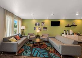 WoodSpring Suites West Palm Beach 4