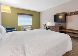 Holiday Inn Express & Suites MACON NORTH by IHG 4