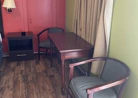 Budget Inn 4