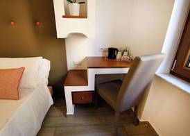 Sorrento Rooms 4