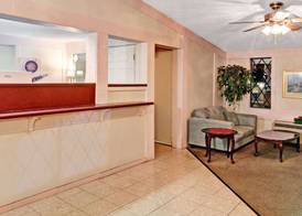 Knights Inn Austell 4