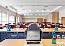 Motel One Frankfurt-Riverside 2