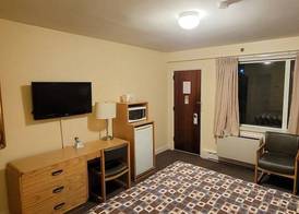 Toronto Lakeshore Hotel 2