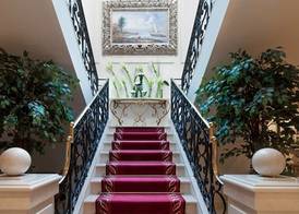 Royal Manotel 2