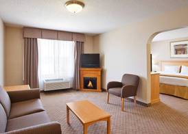 Holiday Inn Express & Suites CHESTERFIELD - SELFRIDGE AREA by IHG 5