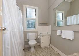 Edinburgh Gallery Bed & Breakfast 4