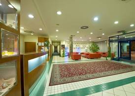 Ramada by Wyndham Airport Prague 2