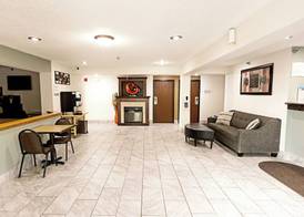 Quality Inn & Suites Marinette 3