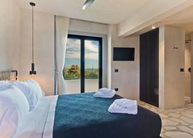 Almi Luxury Rooms 4
