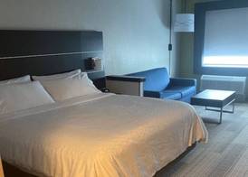 Holiday Inn Express & Suites WARRENSBURG NORTH by IHG 2