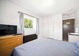 Turf Hotel 4