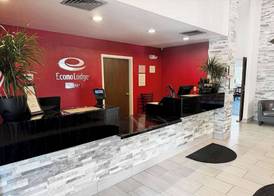 Econo Lodge Wausau - Rothschild 2