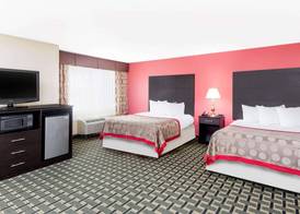 Ramada by Wyndham Vandalia 3