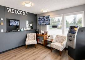 Royal Gateway Motel 5