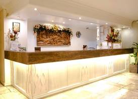 De Luxe Hotel 4