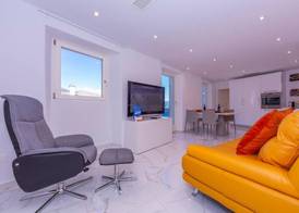 Yellow View Apartment 3