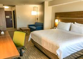 Holiday Inn Express & Suites LUBBOCK WEST by IHG 4