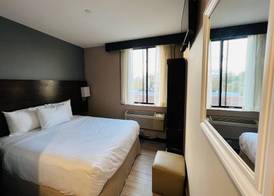 Rockaway Hotel Brooklyn 4