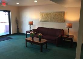 Super 8 by Wyndham Middletown 5