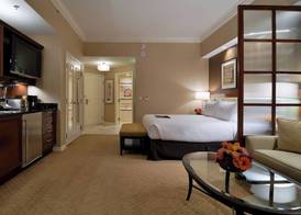 MGM Signature Deluxe Balcony Strip View Suite 5