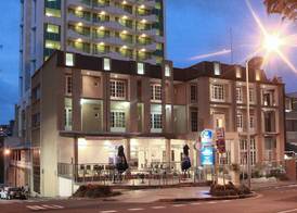 Astor Metropole Hotel 5