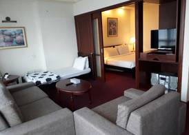 Cool Service Suites at Times Square 5