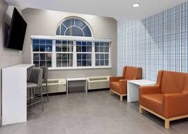 Microtel Inn by Wyndham Janesville 3