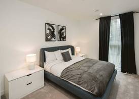 Stunning 3-bed Apartment in London 3