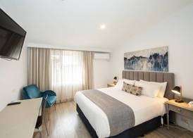 New England Motor Lodge 2