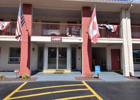 Knights Inn Oswego 3