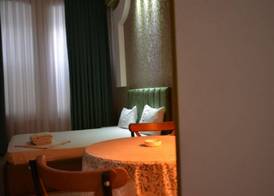 Perron Hotel 4