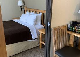 The Antler Lodge - Gardiner 5