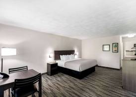 Quality Inn & Suites Munising 5