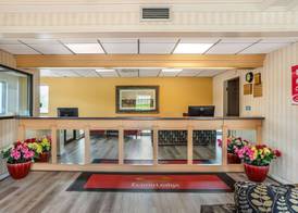 Econo Lodge Inn & Suites Philadelphia MS 4