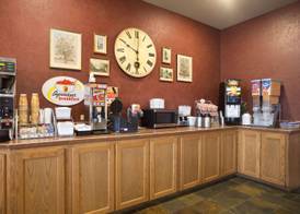 Super 8 by Wyndham Troy 2