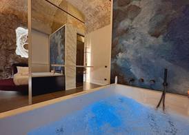 Corona Suite 5