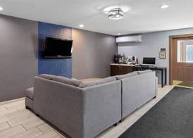 SureStay Plus Hotel by Best Western Mammoth Lakes 2