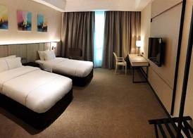 Higher Hotel 5
