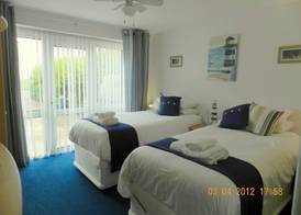 Watersedge Guest House 3