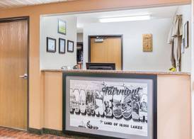 Super 8 by Wyndham Fairmont 2