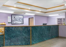 Super 8 by Wyndham Sweet Springs 2