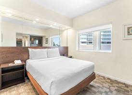Crystal Beach Suites Miami Oceanfront Hotel 5