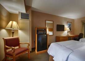 RED LION HOTEL ROSSLYN IWO JIMA 3