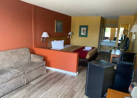 Orangeburg inn & Suites 3