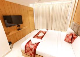Hotel Sarc Inn 5
